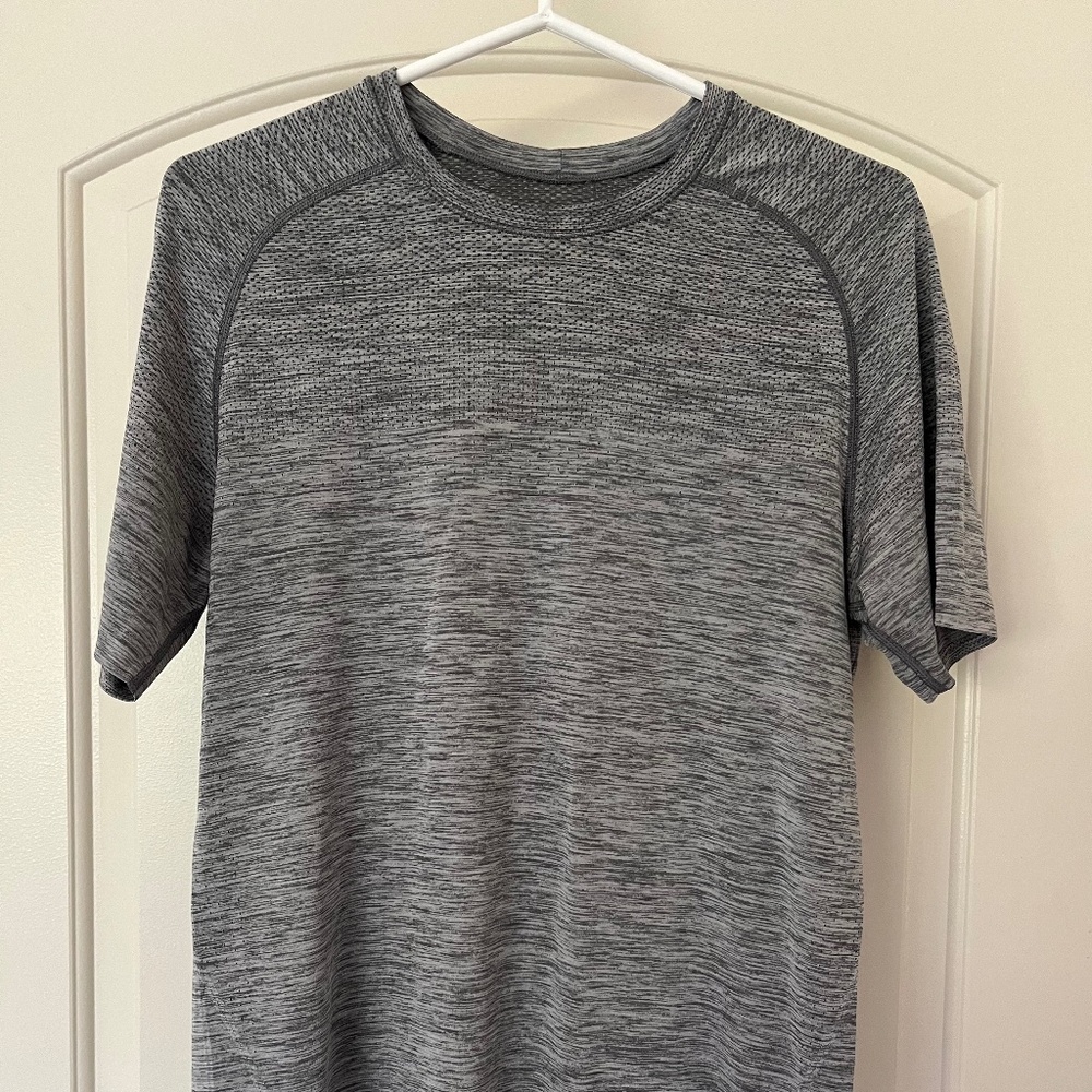 Lululemon Metal Vent Tech Short Sleeve Shirt - S